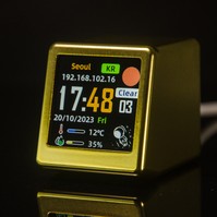 Gold display front