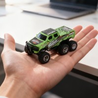Модель 1:64 Мини 6-колесный внедорожный грузовик с прицепом из сплава, перезаряжаемая